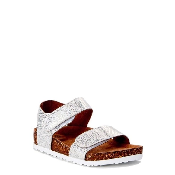 Kids Silver Sandals Wonder Nation Toddler Unisex Sandals size 7 color  Sand  - Picture 1 of 4